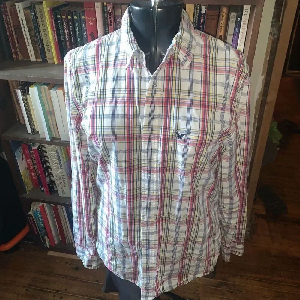 American Eagle red plaid L button down business shirt